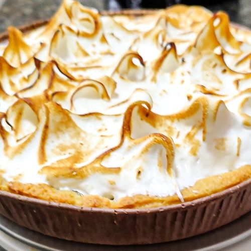 Torta de limão siciliano com merengue